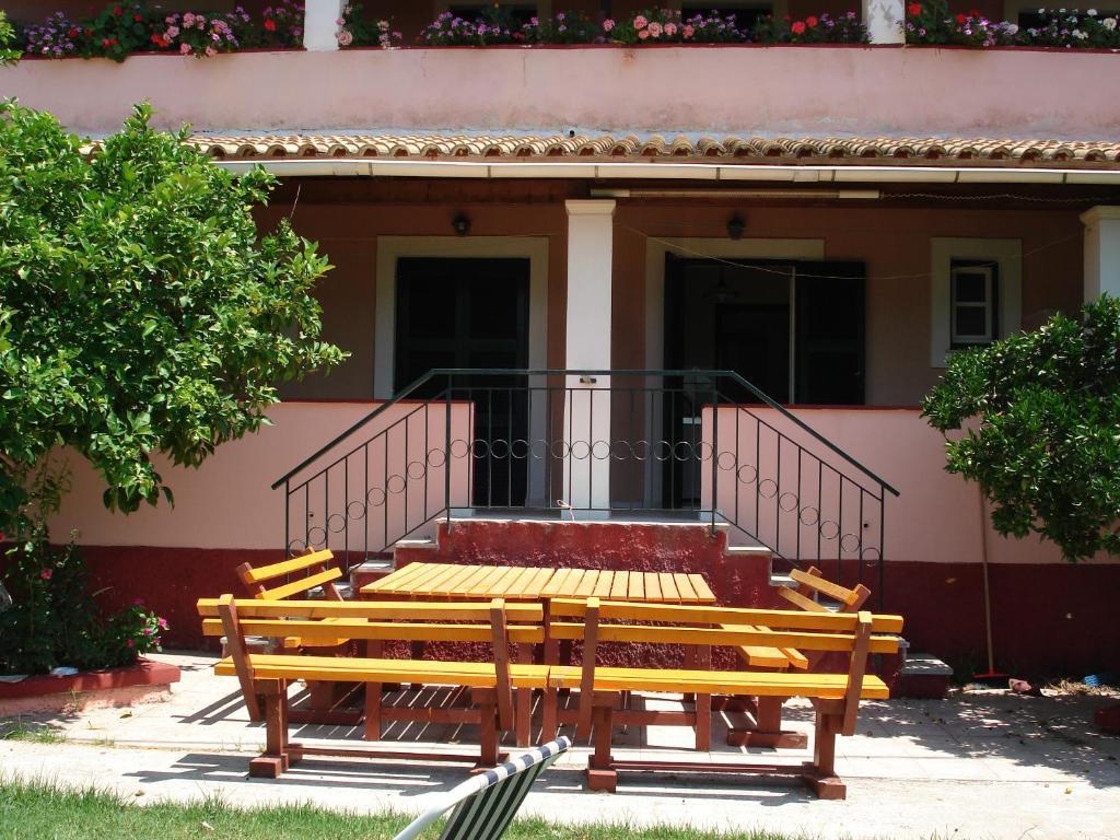 Villa Toula ดัสเซีย ภายนอก รูปภาพ