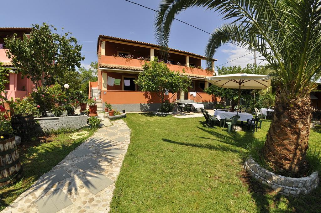 Villa Toula ดัสเซีย ภายนอก รูปภาพ